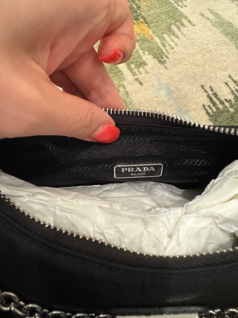 Prada Re-edition Nylon Bag - Picture 5 of 17